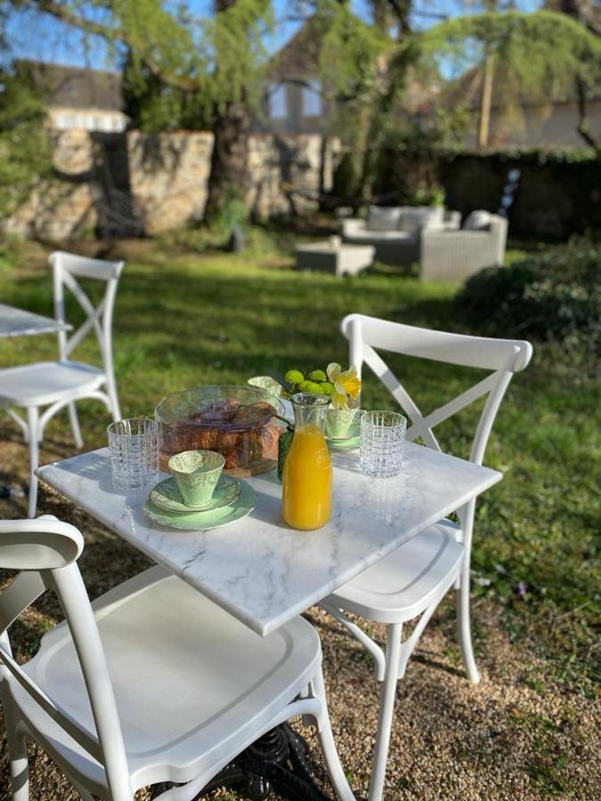 Maison De Mags & Mags Bed and Breakfast Lanouaille Exteriör bild